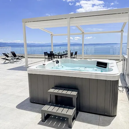 Skysea In Bregi With A View Of Apartman