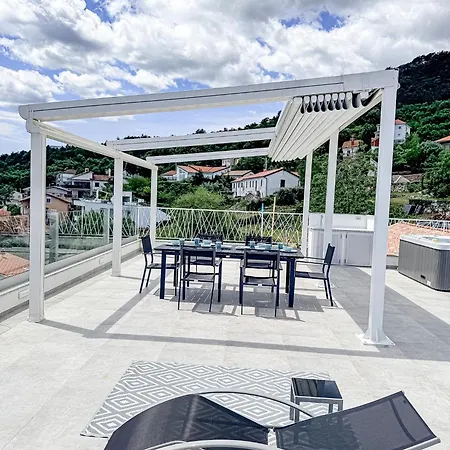 Skysea In Bregi With A View Of Apartman Abbázia