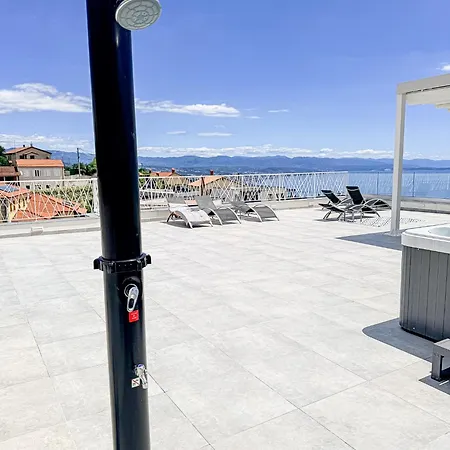Skysea In Bregi With A View Of Apartman *